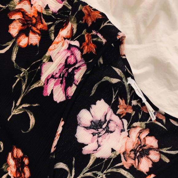 floral tie crop top - Picture 2 of 3